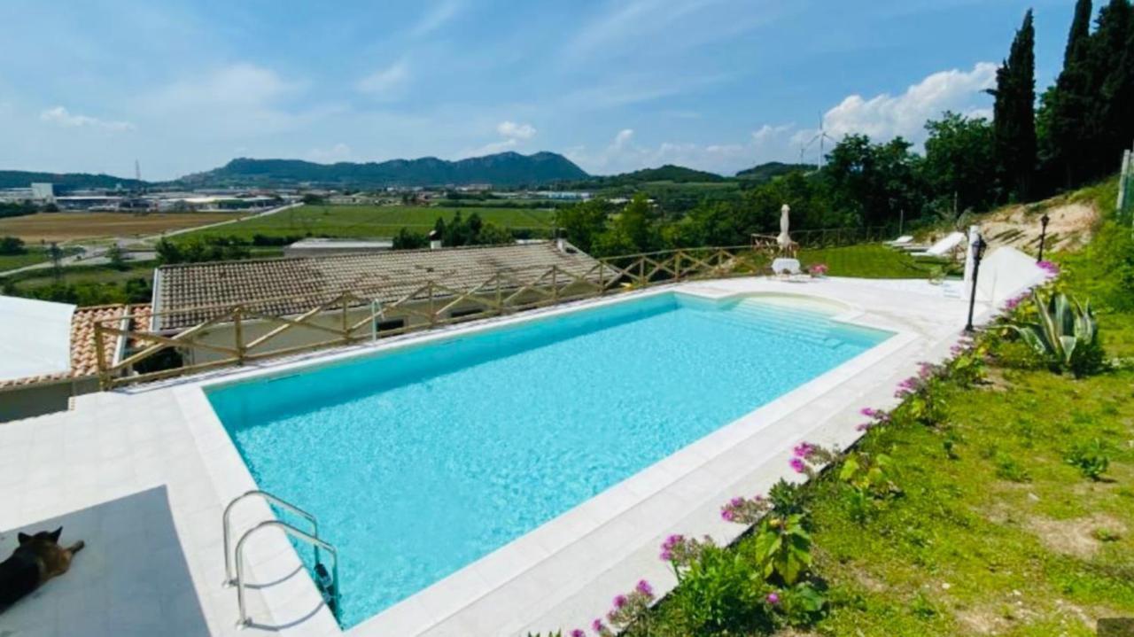 Villa Poggio Ulivo Pool-Apartments Rivoli Veronese Exterior foto
